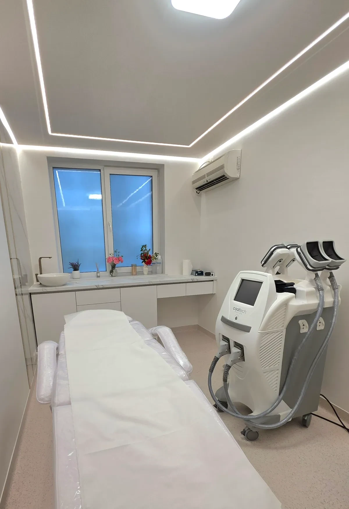 Cameră criolipoliză Cooltech Define — Contur Center Suceava